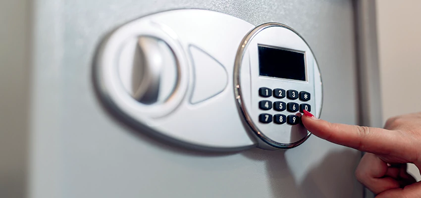 Jewelry Safe Cracking in Winters, California